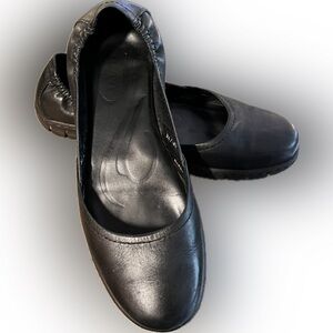 Women’s Born ballet flats, black 9.5
